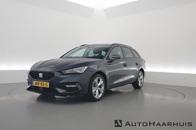 Grijs Gebruikt 2023 Seat Leon Business Stationwagen | € 28.900 (Iets duurder) - Afbeelding 1/3