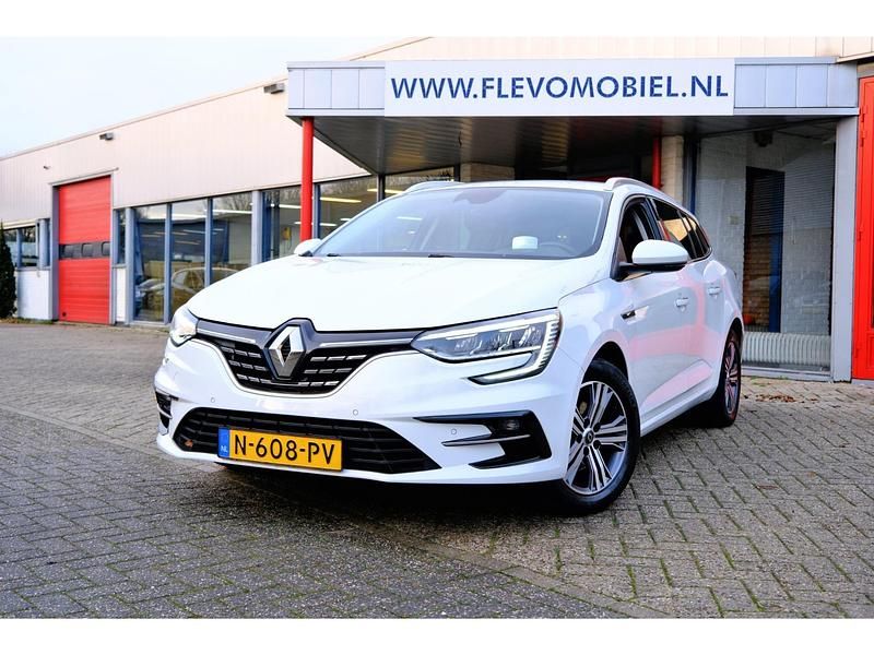 Wit Gebruikt 2021 Renault Mégane IV Intens Hatchback | € 13.750 (Eerlijke prijs) - Afbeelding 1/4