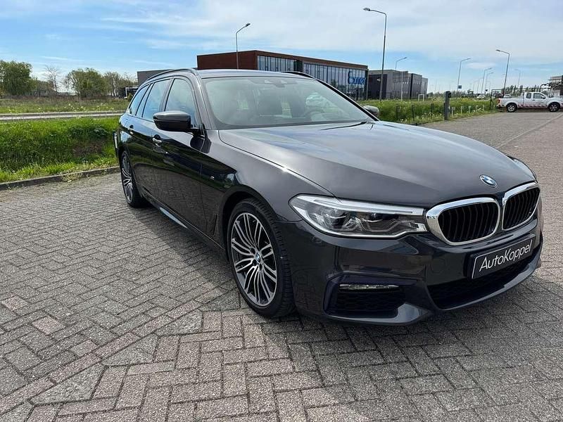 Occasion BMW 530 Executive 252 PK (185 kW) 2019 Grijs, metallic lak Stationwagen
