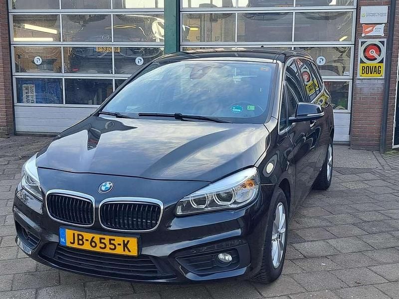 Zwart Occasion 2016 BMW 218 Gran Tourer MPV | € 12.450 (Goede deal) - Afbeelding 1/4