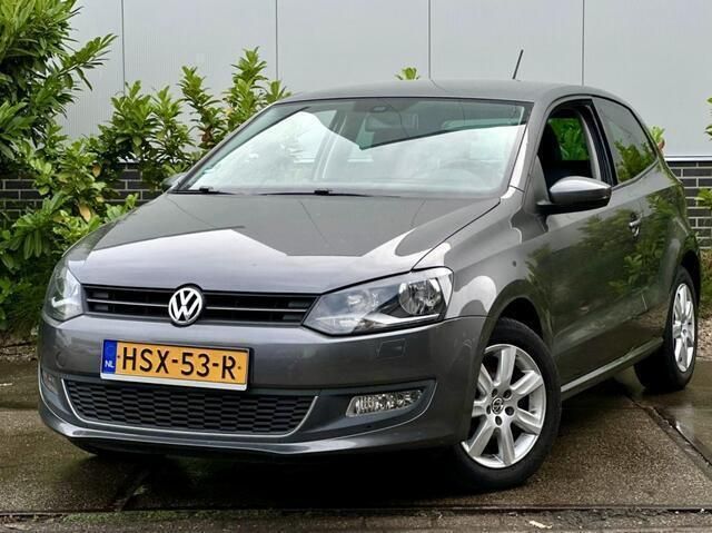 Grijs Gebruikt 2010 VW Polo Highline Hatchback | € 4.950 (Eerlijke prijs) - Afbeelding 1/4