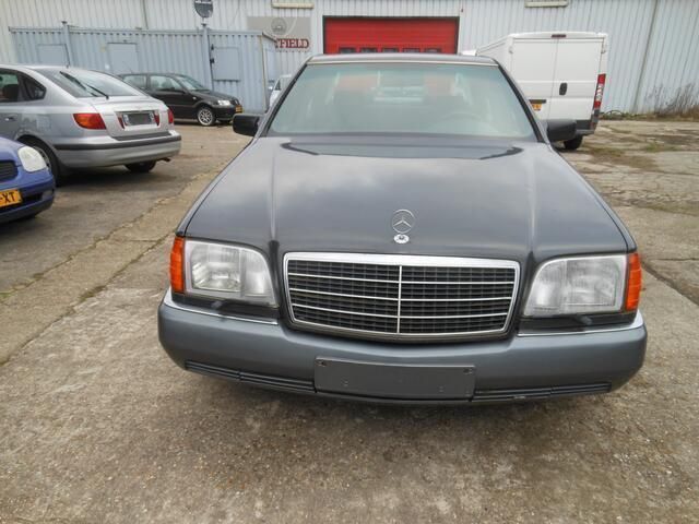 Zwart Gebruikt 1992 Mercedes S300 SE Sedan | € 5.950 - Afbeelding 1/4