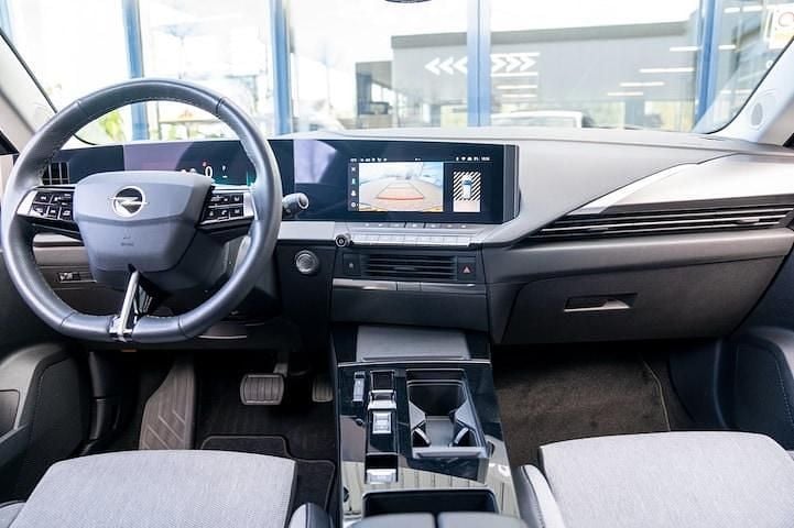 Occasion Opel Astra Innovation 131 PK (96 kW) 2023 Zilver (metallic) Hatchback