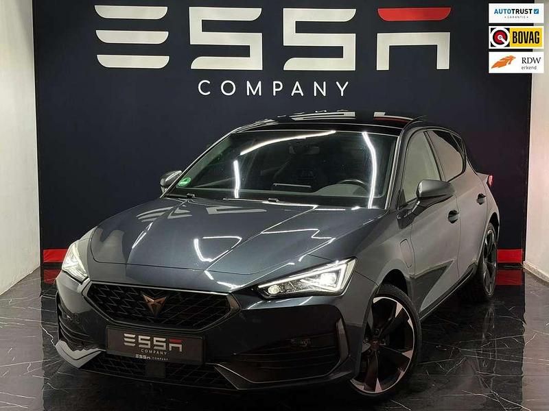 Grijs Gebruikt 2021 Cupra Leon VZ Hatchback | € 25.400 (Eerlijke prijs) - Afbeelding 1/4