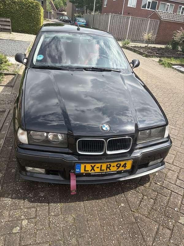 Zwart Gebruikt 1995 BMW 316 Compact Hatchback | € 3.000 - Afbeelding 1/4