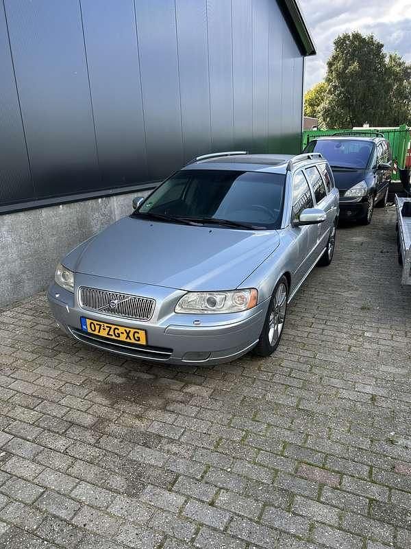 Grijs Gebruikt 2008 Volvo V70 Stationwagen | € 1.750 (Eerlijke prijs) - Afbeelding 1/4