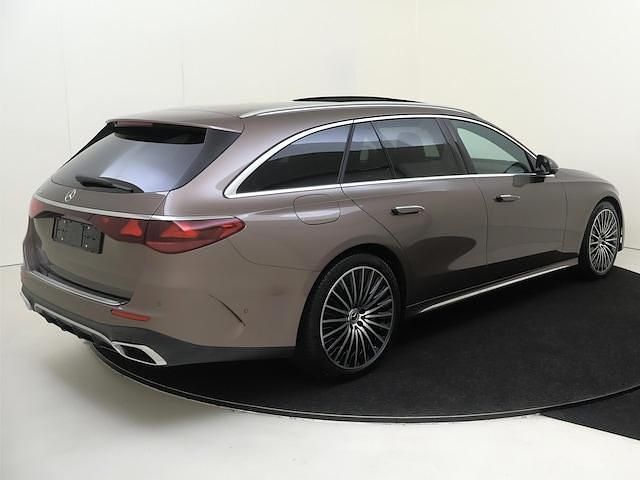 Occasion Mercedes E300 AMG line 313 PK (230 kW) 2024 Bruin Stationwagen
