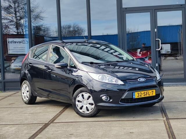 Zwart Gebruikt 2011 Ford Fiesta Trend Hatchback | € 3.750 (Iets duurder) - Afbeelding 1/3