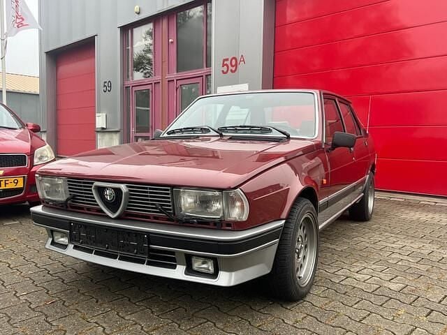 Rood Gebruikt 1984 Alfa Romeo Giulietta Lusso Hatchback | € 8.450 - Afbeelding 1/4