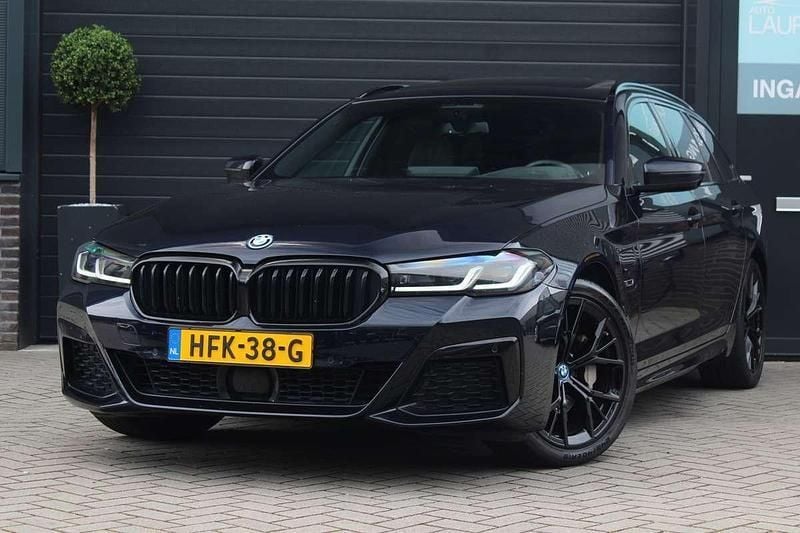 Zwart Gebruikt 2022 BMW 530 M Sport Stationwagen | € 39.495 (Eerlijke prijs) - Afbeelding 1/4