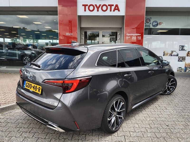 Occasion Toyota Corolla Hybrid Executive 136 PK (100 kW) 2024 Grijs Stationwagen