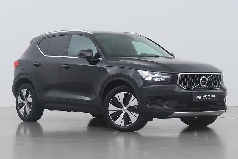 Zwart Gebruikt 2021 Volvo XC40 Inscription SUV | € 29.400 (Goede deal) - Afbeelding 1/1