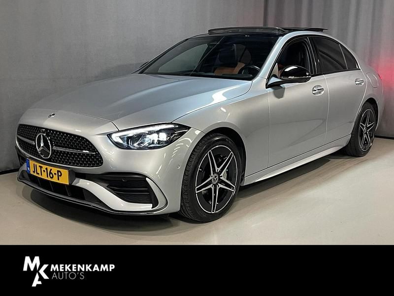 Grijs Gebruikt 2024 Mercedes C300 AMG line Sedan | € 49.750 (Eerlijke prijs) - Afbeelding 1/4