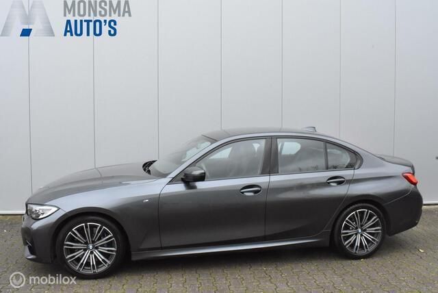 Grijs Gebruikt 2019 BMW 330 Executive Sedan | € 26.975 (Eerlijke prijs) - Afbeelding 1/4