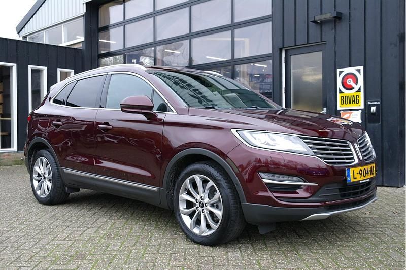 Rood Gebruikt 2021 Lincoln MKC SUV | € 25.589 - Afbeelding 1/4