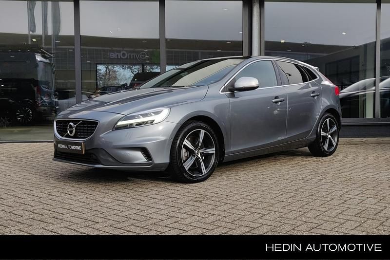 Grijs Occasion 2020 Volvo V40 R-Design Hatchback | € 19.995 (Iets duurder) - Afbeelding 1/3
