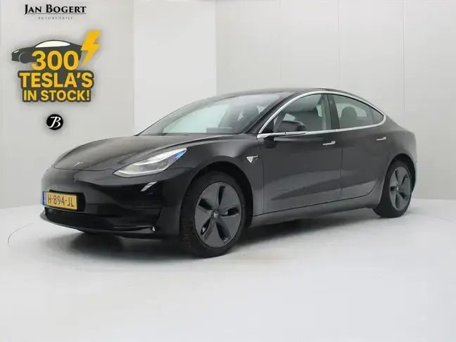 Zwart Gebruikt 2020 Tesla Model 3 Standard Range Sedan | € 17.400 (Goede deal) - Afbeelding 1/4