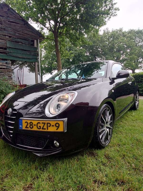 Zwart Gebruikt 2008 Alfa Romeo MiTo Hatchback | € 4.750 (Iets duurder) - Afbeelding 1/4