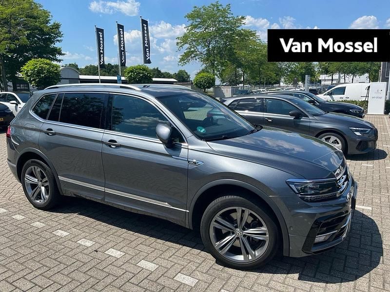 Grijs Gebruikt 2019 VW Tiguan Allspace Highline SUV | € 32.400 (Eerlijke prijs) - Afbeelding 1/2