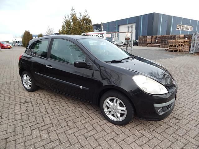 Occasion Renault Clio II Dynamique 112 PK (82 kW) 2008