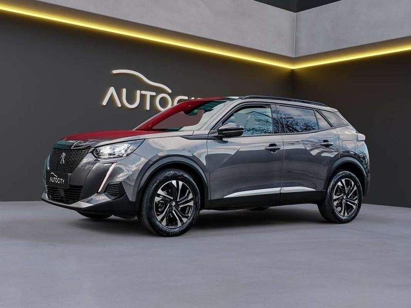 Grijs (metallic) Gebruikt 2023 Peugeot 2008 Allure SUV | € 21.750 (Goede deal) - Afbeelding 1/4