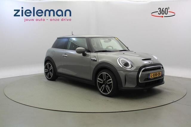 Grijs Gebruikt 2021 Mini Cooper Essential Hatchback | € 16.645 (Goede deal) - Afbeelding 1/4