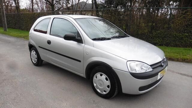 Zilver Gebruikt 2001 Opel Corsa | € 4.990 - Afbeelding 1/4