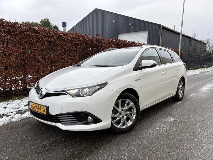 Wit Gebruikt 2015 Toyota Auris Touring Sports Stationwagen | € 9.750 (Eerlijke prijs) - Afbeelding 1/4