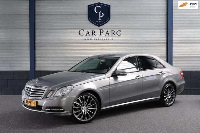 Grijs Gebruikt 2011 Mercedes E200 Business Sedan | € 12.495 (Goede deal) - Afbeelding 1/4