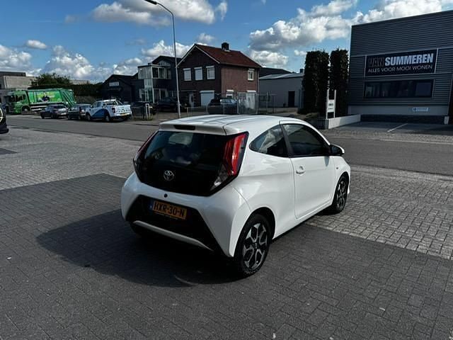 Occasion Toyota Aygo X-play 72 PK (52 kW) 2018 Wit Hatchback