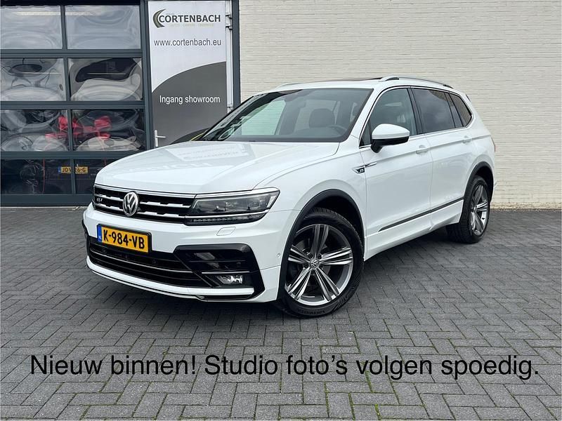 Wit Gebruikt 2018 VW Tiguan Highline SUV | € 32.990 (Duur) - Afbeelding 1/4