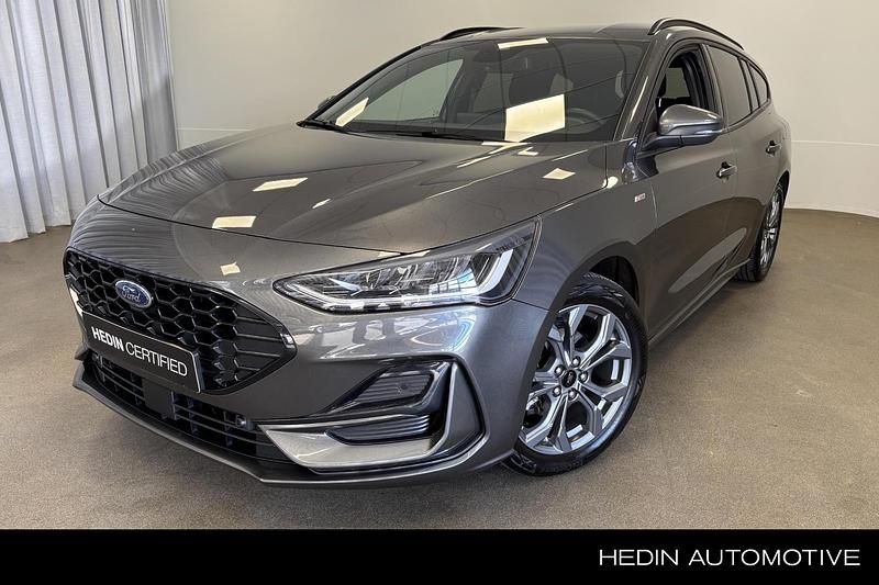 Grijs Gebruikt 2024 Ford Focus ST-Line Stationwagen | € 24.945 (Eerlijke prijs) - Afbeelding 1/3