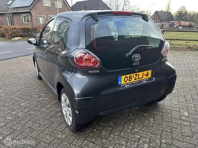 Occasion Toyota Aygo 68 PK (50 kW) 2012 Grijs (metallic) Hatchback