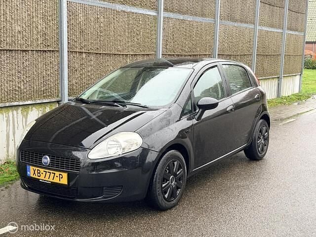 Zwart Gebruikt 2006 Fiat Grande Punto Emotion Hatchback | € 1.950 (Eerlijke prijs) - Afbeelding 1/4