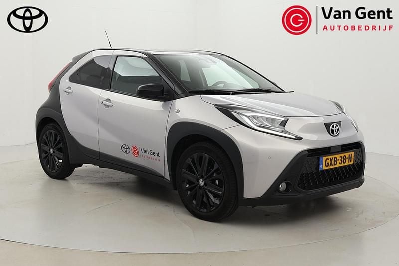 Paars Gebruikt 2025 Toyota Aygo X SUV | € 27.999 - Afbeelding 1/4