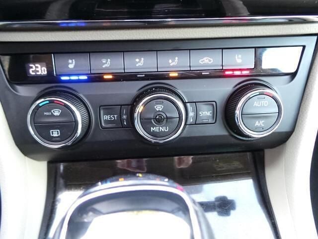 Occasion Skoda Superb Business Line 150 PK (110 kW) 2017 Blauw Hatchback