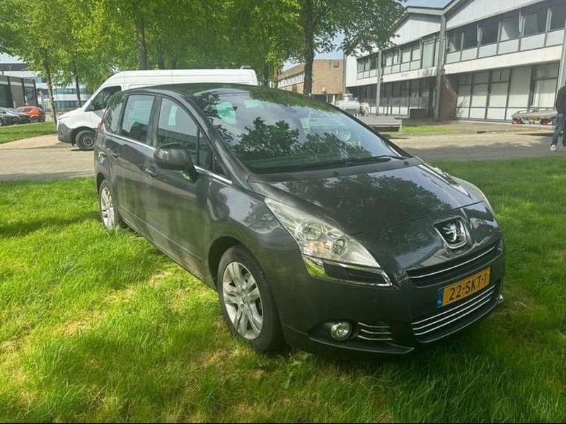 Gebruikt 2011 Peugeot 5008 MPV | € 2.500 (Goede deal) - Afbeelding 1/4