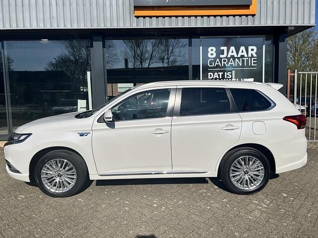 Occasion Mitsubishi Outlander Intense+ 177 PK (130 kW) 2019 Wit SUV