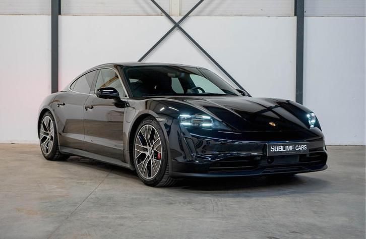 Zwart Gebruikt 2020 Porsche Taycan 4S Performance Package Sedan | € 51.950 (Super prijs) - Afbeelding 1/4