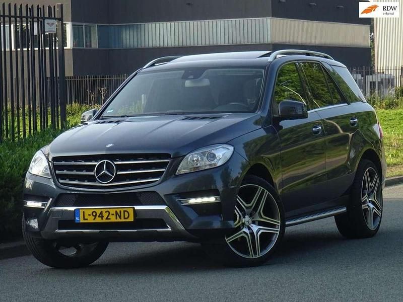 Grijs Gebruikt 2015 Mercedes ML350 AMG SUV | € 25.999 (Super prijs) - Afbeelding 1/4