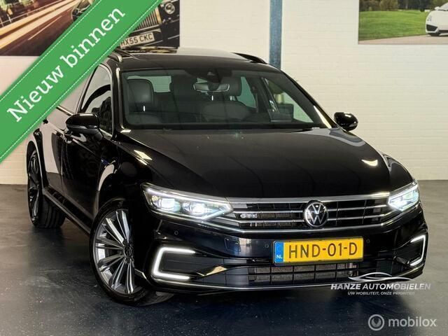 Zwart Gebruikt 2021 VW Passat Business Stationwagen | € 22.550 (Iets duurder) - Afbeelding 1/4