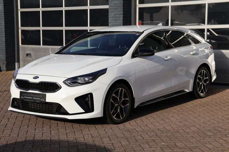Wit, metallic lak Gebruikt 2020 Kia ProCeed GT-Line Hatchback | € 19.750 (Eerlijke prijs) - Afbeelding 1/4