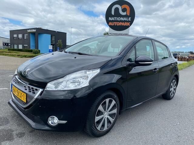 Zwart Gebruikt 2013 Peugeot 208 Hatchback | € 2.750 (Goede deal) - Afbeelding 1/4
