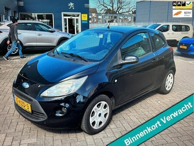 Zwart Gebruikt 2010 Ford Ka Trend Hatchback | € 3.000 (Eerlijke prijs) - Afbeelding 1/4