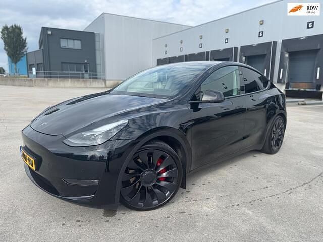 Zwart (metallic) Gebruikt 2022 Tesla Model Y Performance SUV | € 44.950 - Afbeelding 1/4