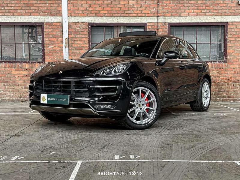 Zwart Gebruikt 2014 Porsche Macan Turbo SUV | € 15.689 - Afbeelding 1/4