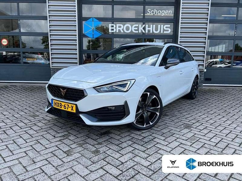 Wit Gebruikt 2024 Cupra Leon VZ Stationwagen | € 31.945 (Eerlijke prijs) - Afbeelding 1/4
