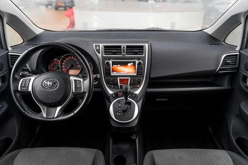 Occasion Toyota Verso-S 99 PK (72 kW) 2014 Grijs MPV