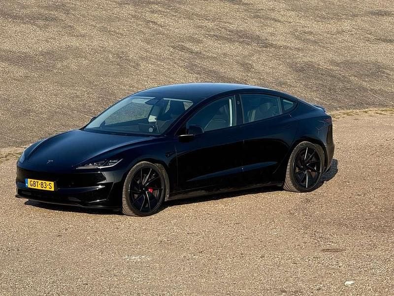 Zwart Gebruikt 2024 Tesla Model 3 Performance Sedan | € 48.800 - Afbeelding 1/4