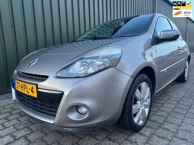 Occasion Renault Clio II Night&Day 112 PK (82 kW) 2011 Bruin Hatchback